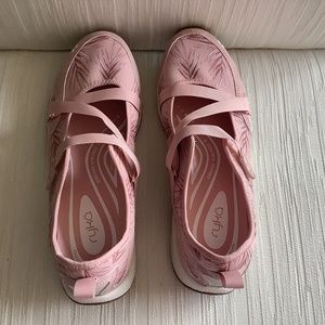 Athletic Shoes/sneakers